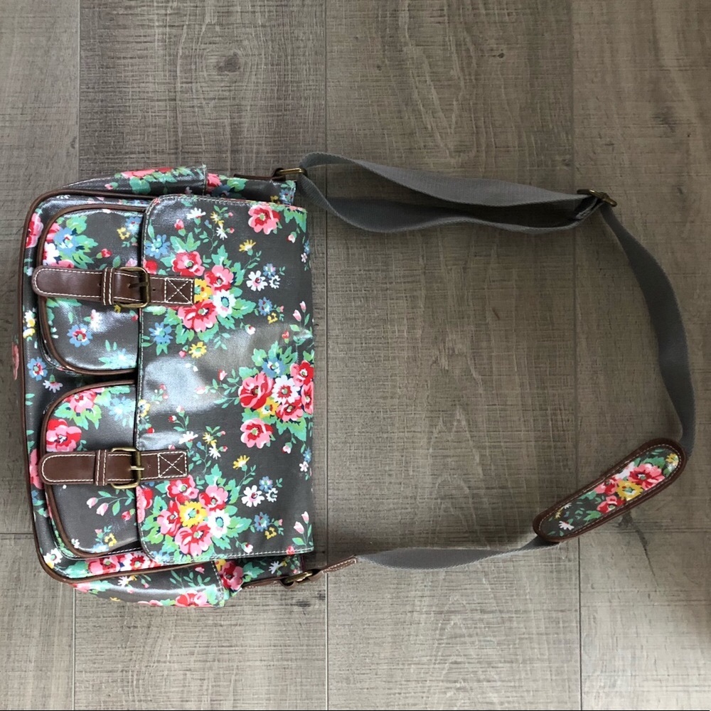 Hand bag - saddle bag style, cross body.